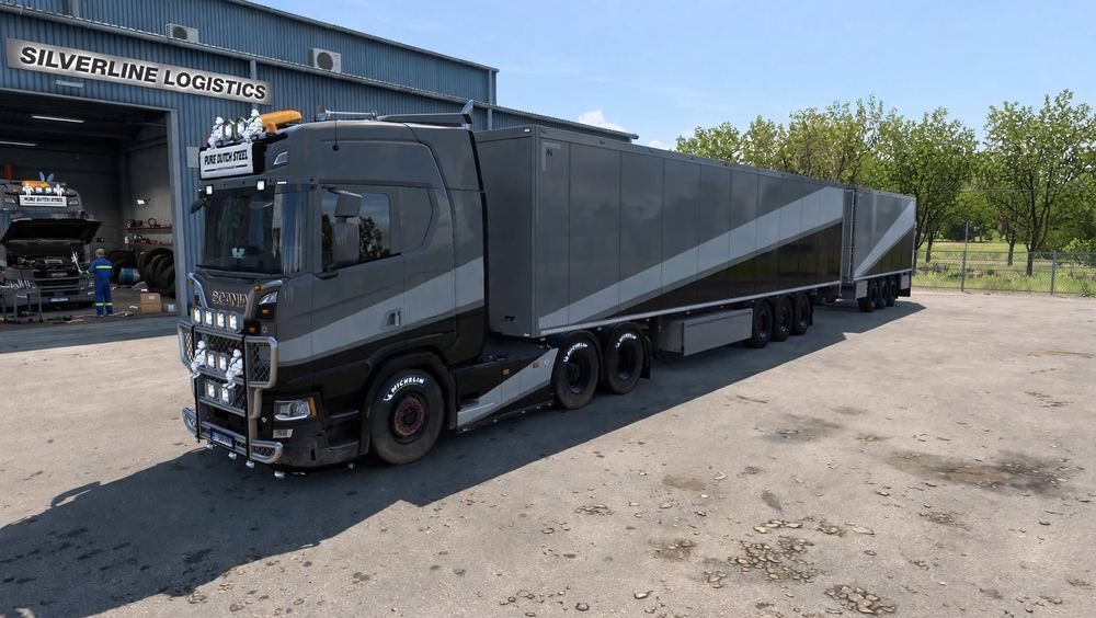 Silverline Logistics garage
